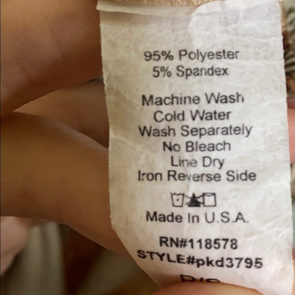 Lightweight dress. Dress up or wear it casually! - Picture 7 of 7